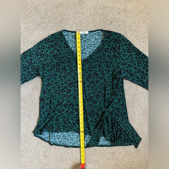 NWOT Beacon Apparel Animal Print Front Tie Blouse 2x - Picture 6 of 8